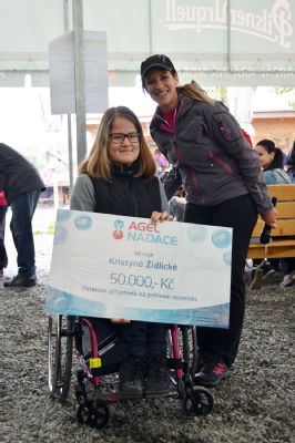 Sen hendikepované dívky o účasti na paralympiádě podpořila NADACE AGEL částkou 50 tisíc